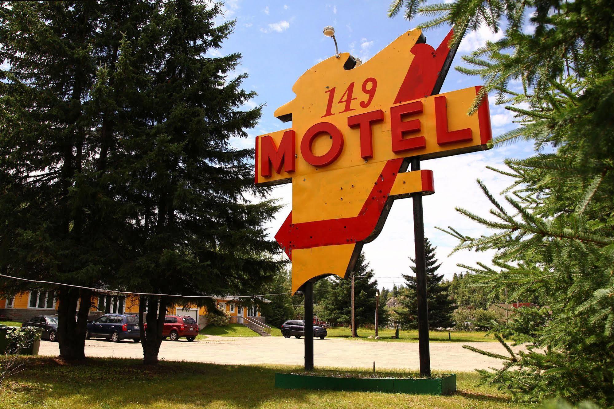 Motel 149 มงต์-ทร็องบล็องต์ ภายนอก รูปภาพ